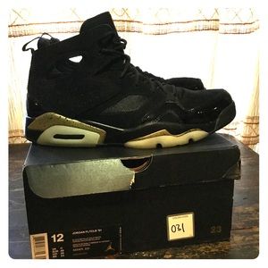 Jordon flight club ‘91 black and gold size 12